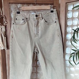 CROPPED TAN PANTS 💡